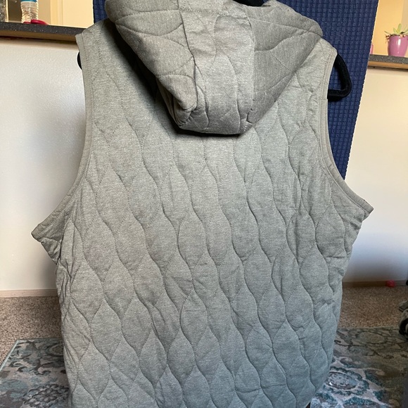 NWT Maurices army green hooded vest - Picture 4 of 4